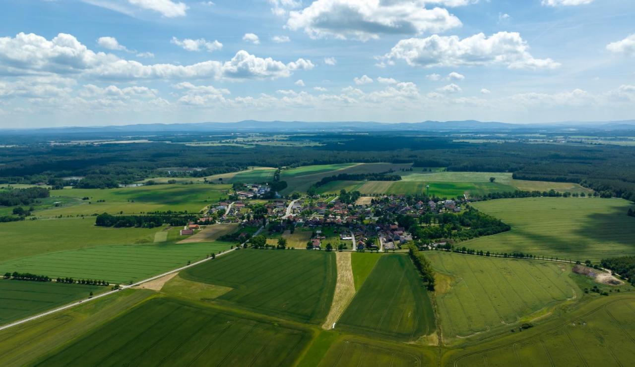 西科拉膳食公寓酒店 Třeboň 外观 照片